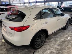 Infiniti Q70